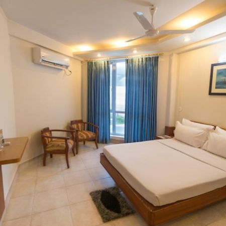 Empires Hotel Puri Exterior photo