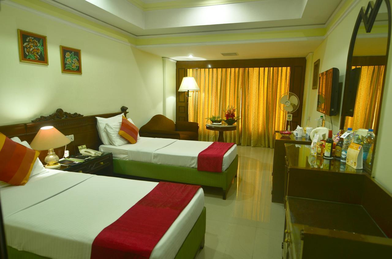 Empires Hotel Puri Exterior photo