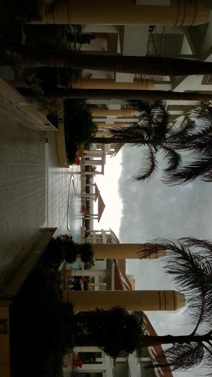 Empires Hotel Puri Exterior photo